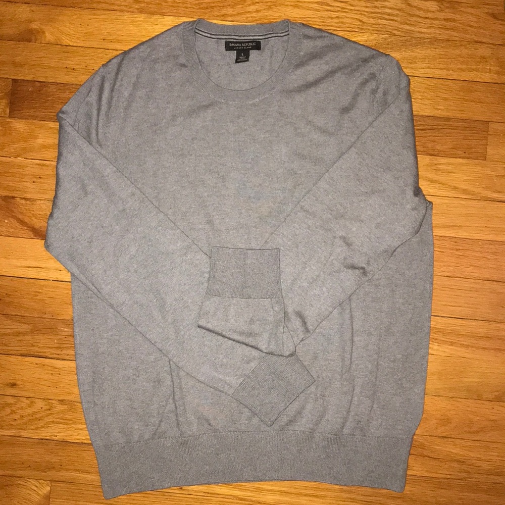 Banana Republic grey crewneck sweater